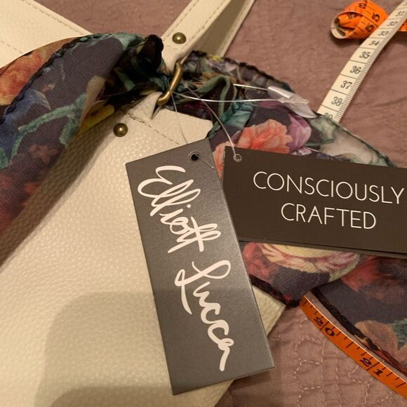 18. Elliott Lucca Shoulder bag in Stone - Picture 4 of 7